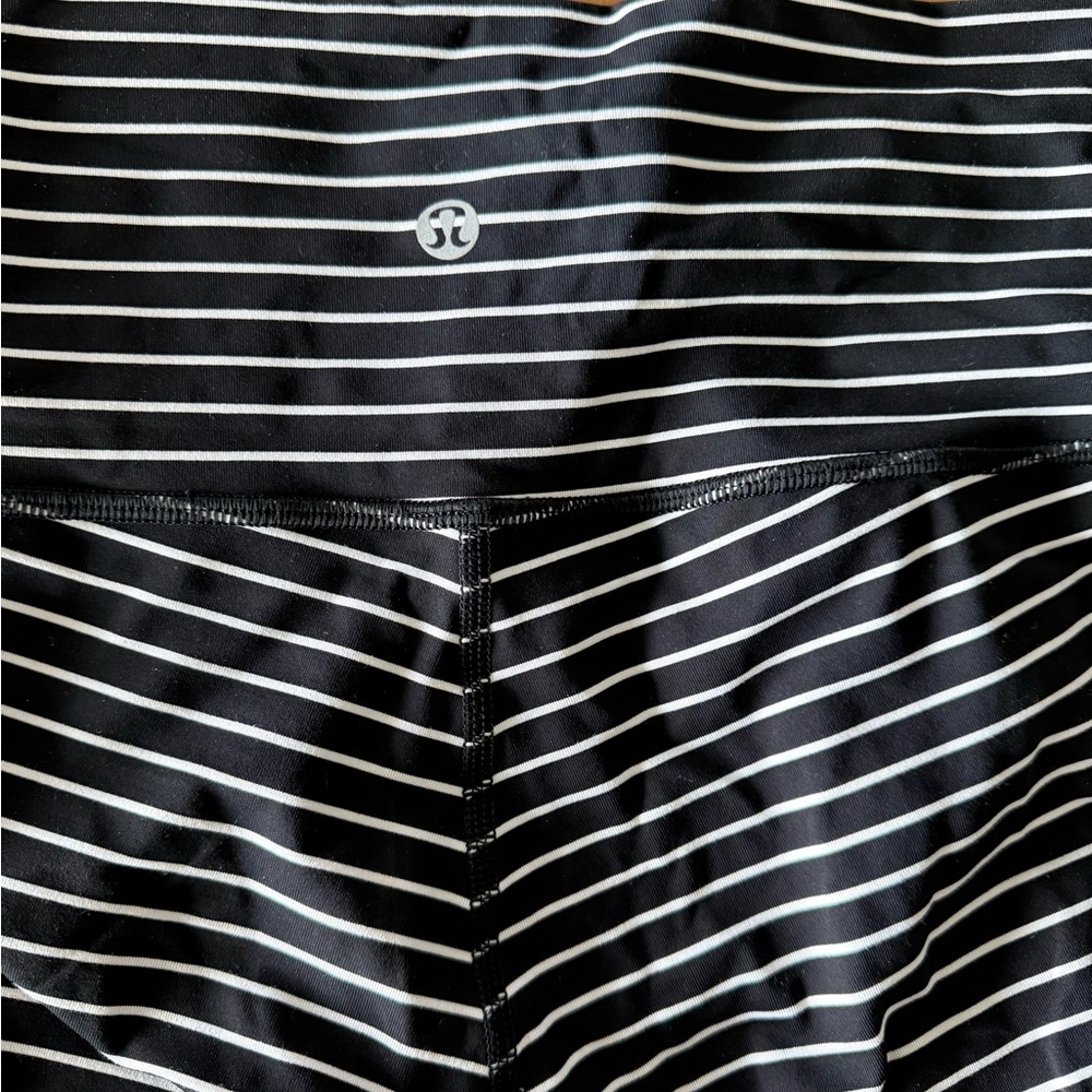 Lululemon Black & White Leggings - Picture 7 of 7